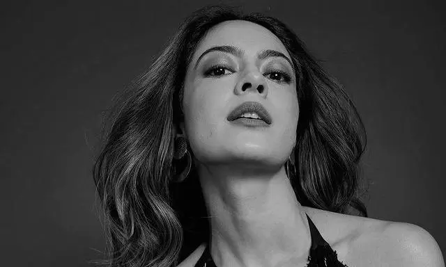 Anya Singh: Setting Fashion Trends with Confidence