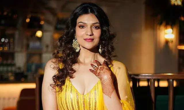 Aditi Gautams Enchanting Lehenga Avatar