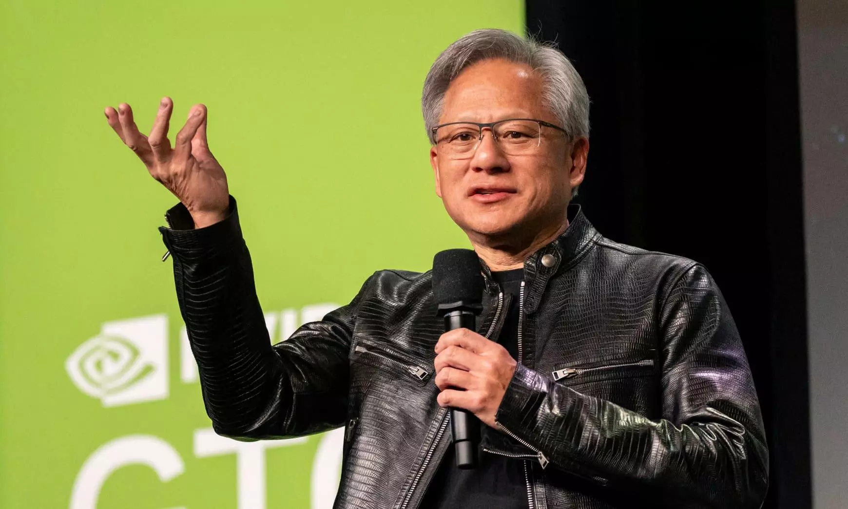 CEO Of Biggest Global Company, But Doesnt Have a Watch