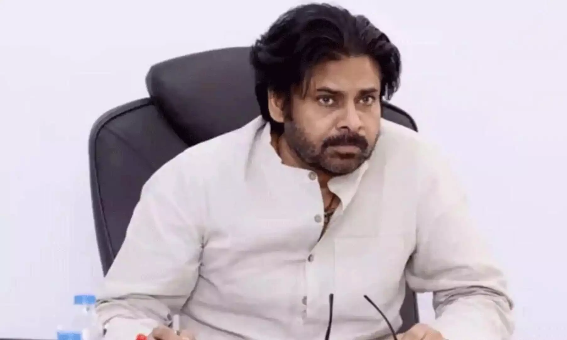Pawan Kalyan Reminds Tollywood Of Jagan’s Torture!