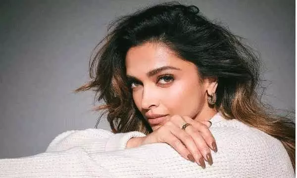 Deepika loses spirit; revisits 8 blockbuster movies she once rejected