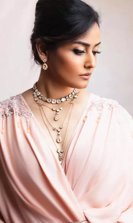 In Pics: Namrata Stuns With Peach Look!