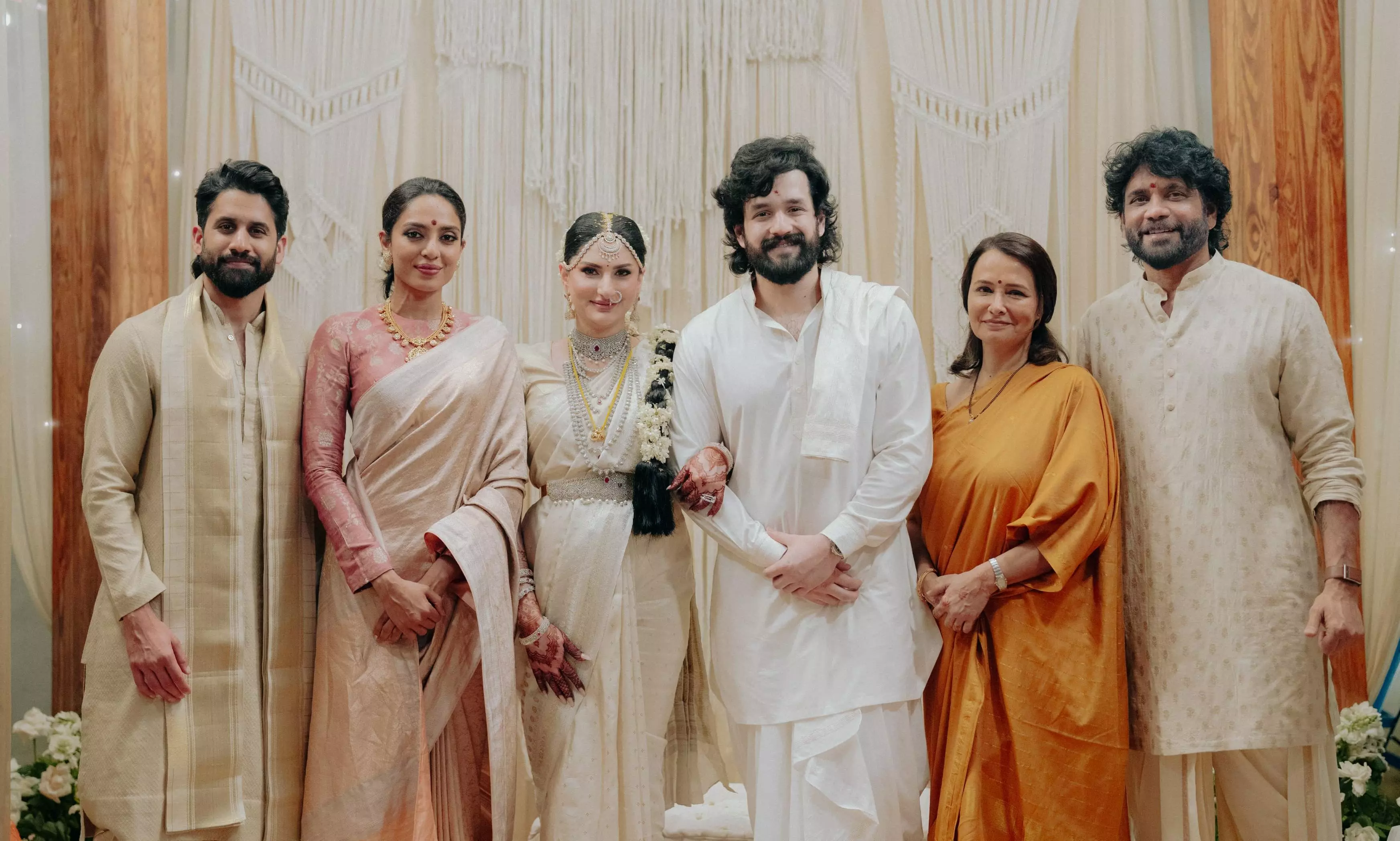 Naga Chaitanya shares a cute full family picture Naga Chaitanya shares a cute full family picture