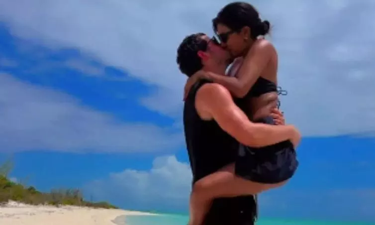Priyanka-Nick Romance Peaks In Viral Beach Kiss