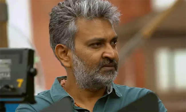 Should Rajamouli follow Christopher Nolan!?