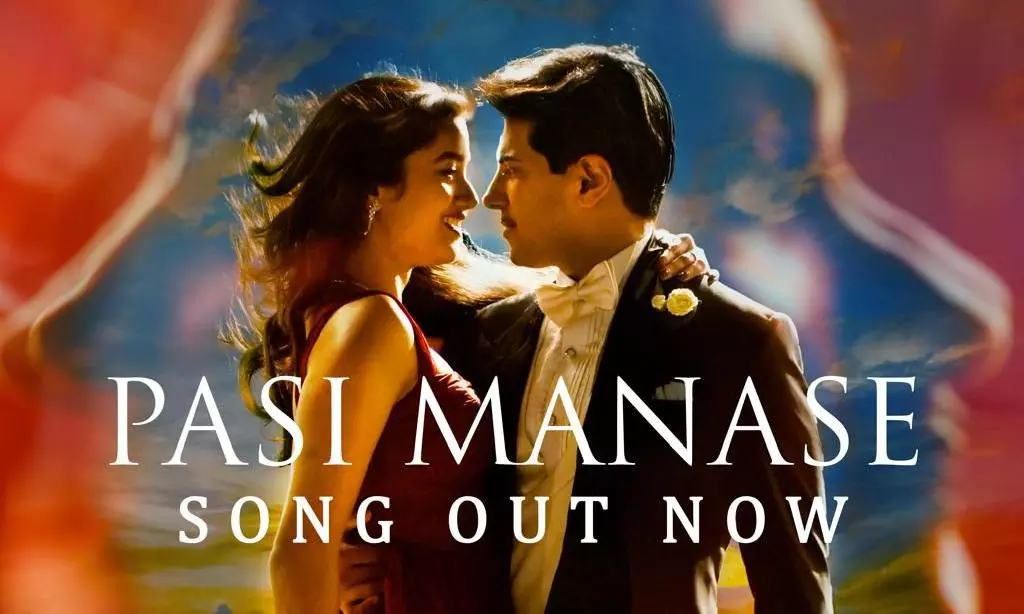 Kaantha Pasi Manase Song: Dulquer stuns in vintage style