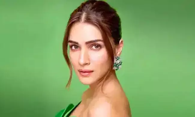 Kriti Sanon Reveals Struggles Outsiders Face Bollywood