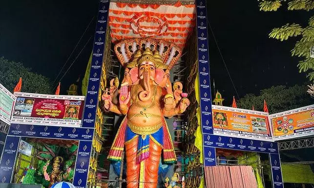 Hyderabad Welcomes the Grand Khairatabad Ganesh for 2025