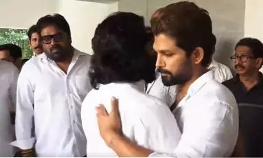 Video Of The Day: Ram Charan Hugs Allu Arjun!