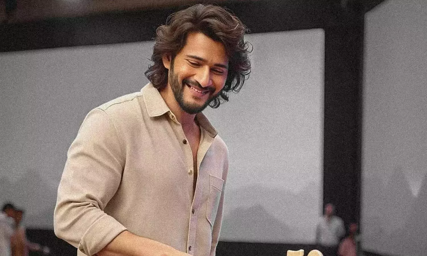 Mahesh Babu Pics From Rajamouli Project Go Viral