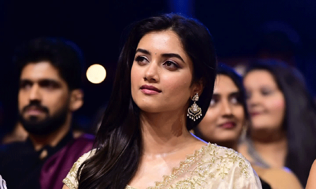 Bhagyashri Borse Post Award Speech Melts Every Heart