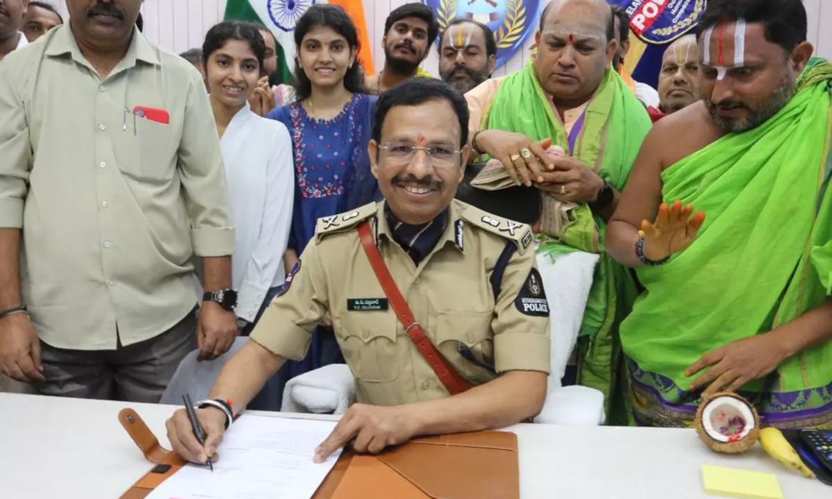 Pic Talk: Sajjanar Is the New Commissioner Of Hyderabad!