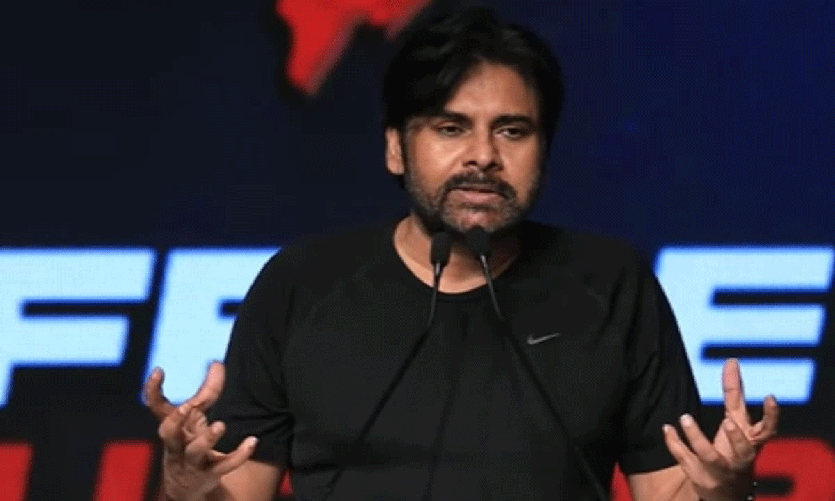 What PK Said About Prakash Raj? Fan wars?