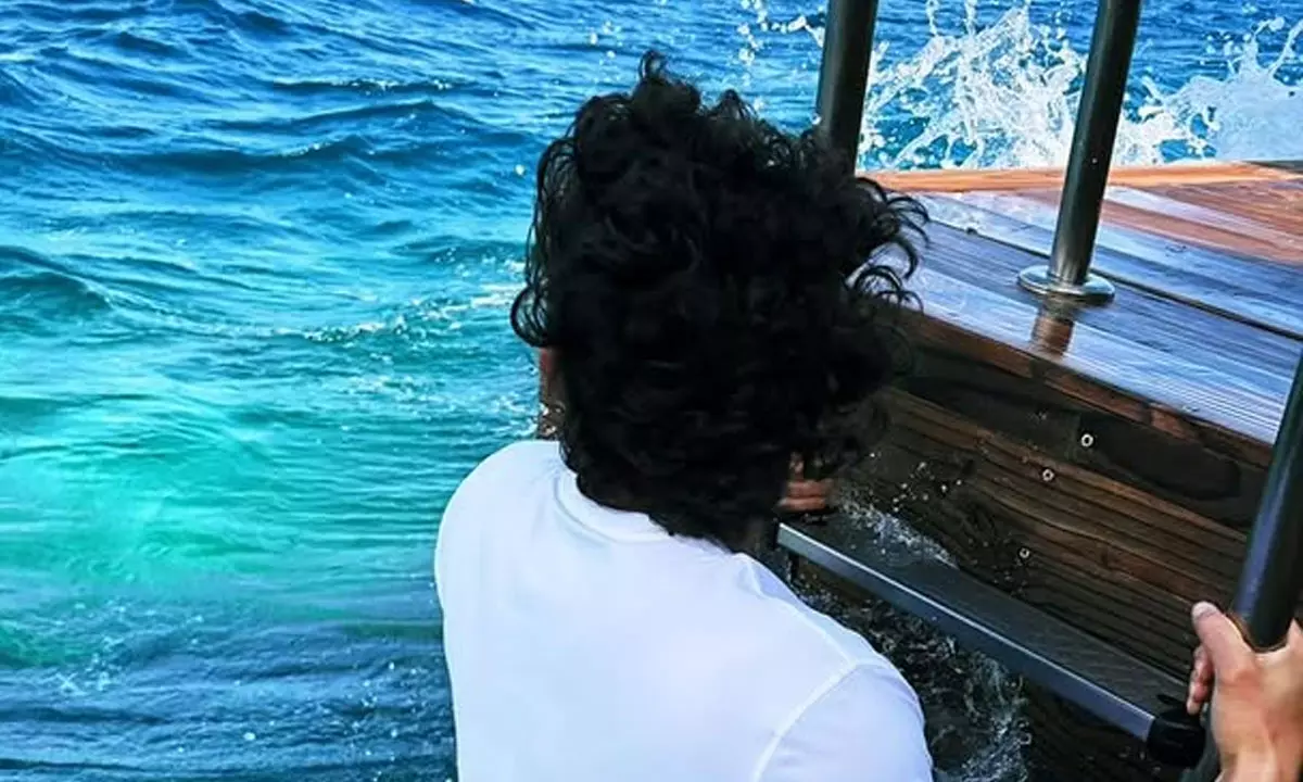 Pic Talk: Mahesh Babu’s Long Hair By The Beach!