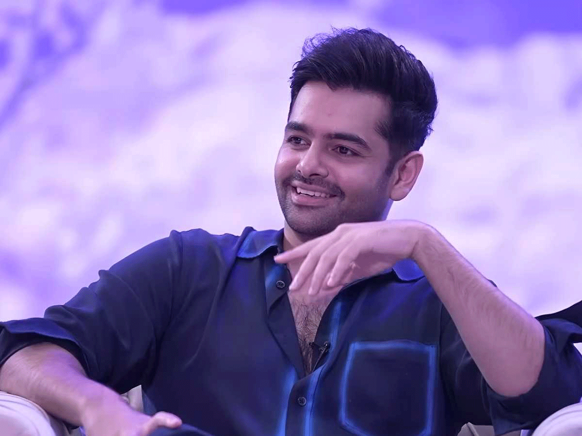Ram Pothineni gets emotional looking at his fans love