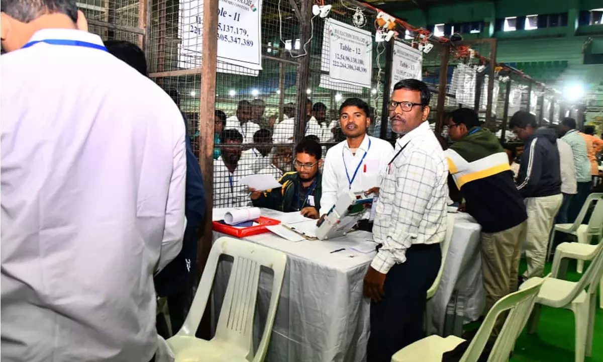 Morning Trends: Congress Sweeping Jubilee, NDA in Bihar!