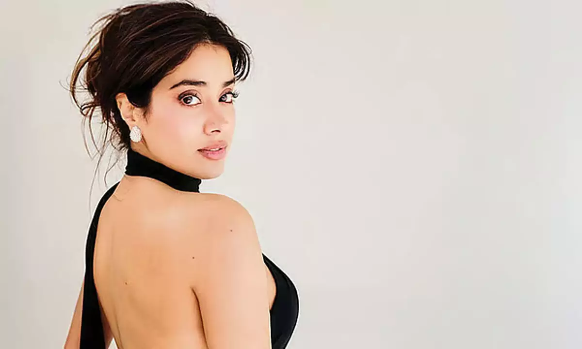 Janhvi Urged to Focus on Tollywood over Bollywood by this Director