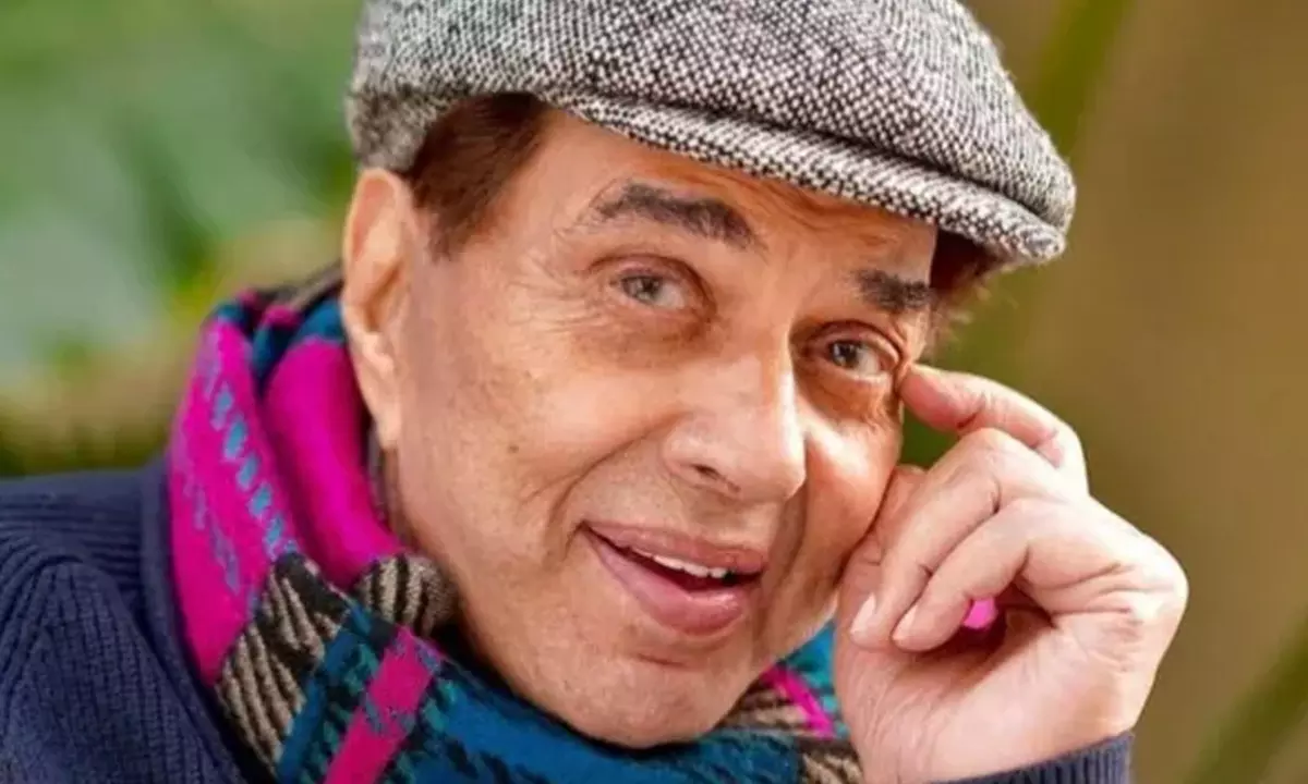 Bollywoods legend Dharmendra Passes Away At 89. The Film Fraternity Mourns