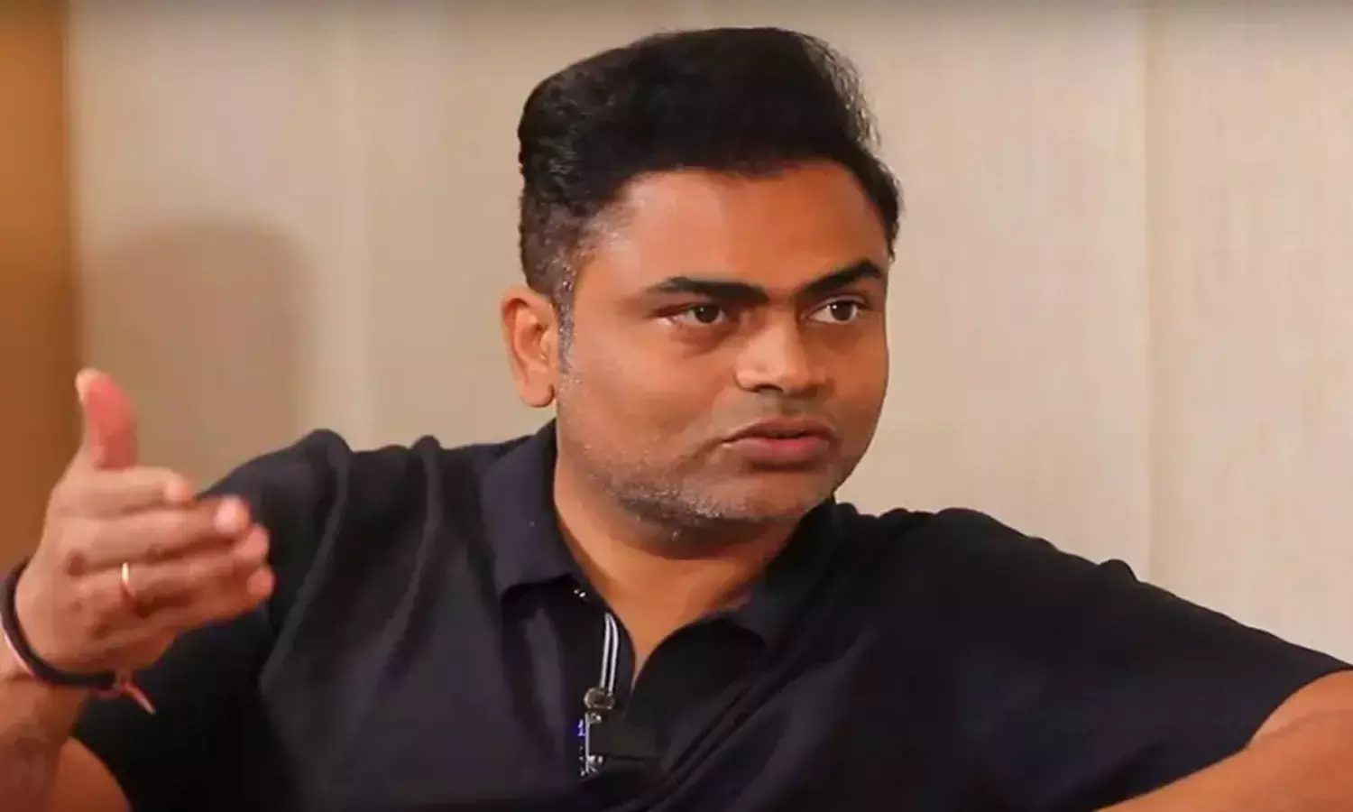 Finally, Vamsi Paidipally Finds Star Hero!