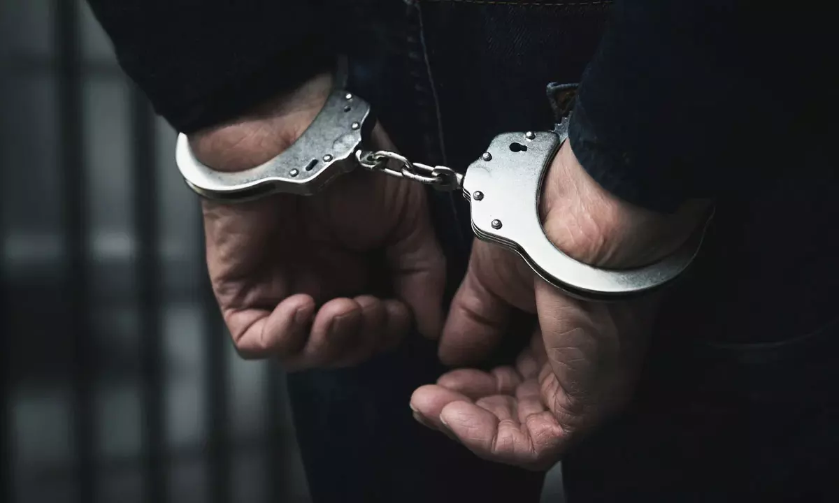 Arrested For Shoplifting, But Innocent Indian Guy In Trouble!