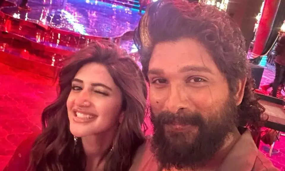 Sreeleela–Allu Arjun Selfie Creates Massive Stir Across Social Media