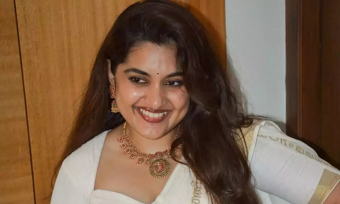 Actress Hot AI Photos Viral, She Reacts!