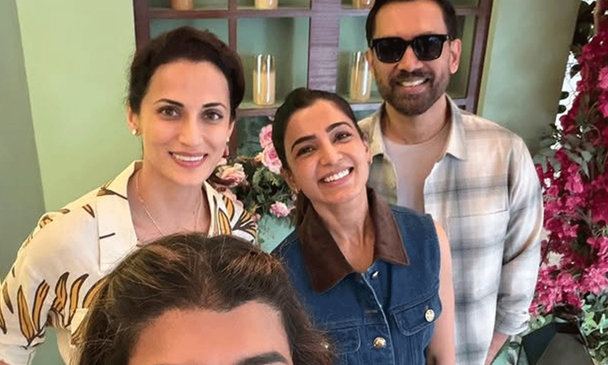 Samantha, Manchu Lakshmi and Raj Nidimoru Photos Go Viral