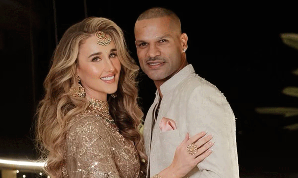Shikhar Dhawan and Sophie Shine Dance to Shararat Song at Wedding Reception