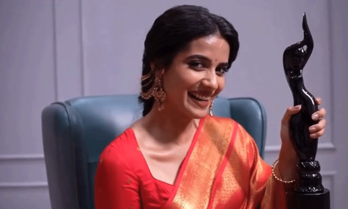 This Heroine Is A Relative Of Allu Arjun?