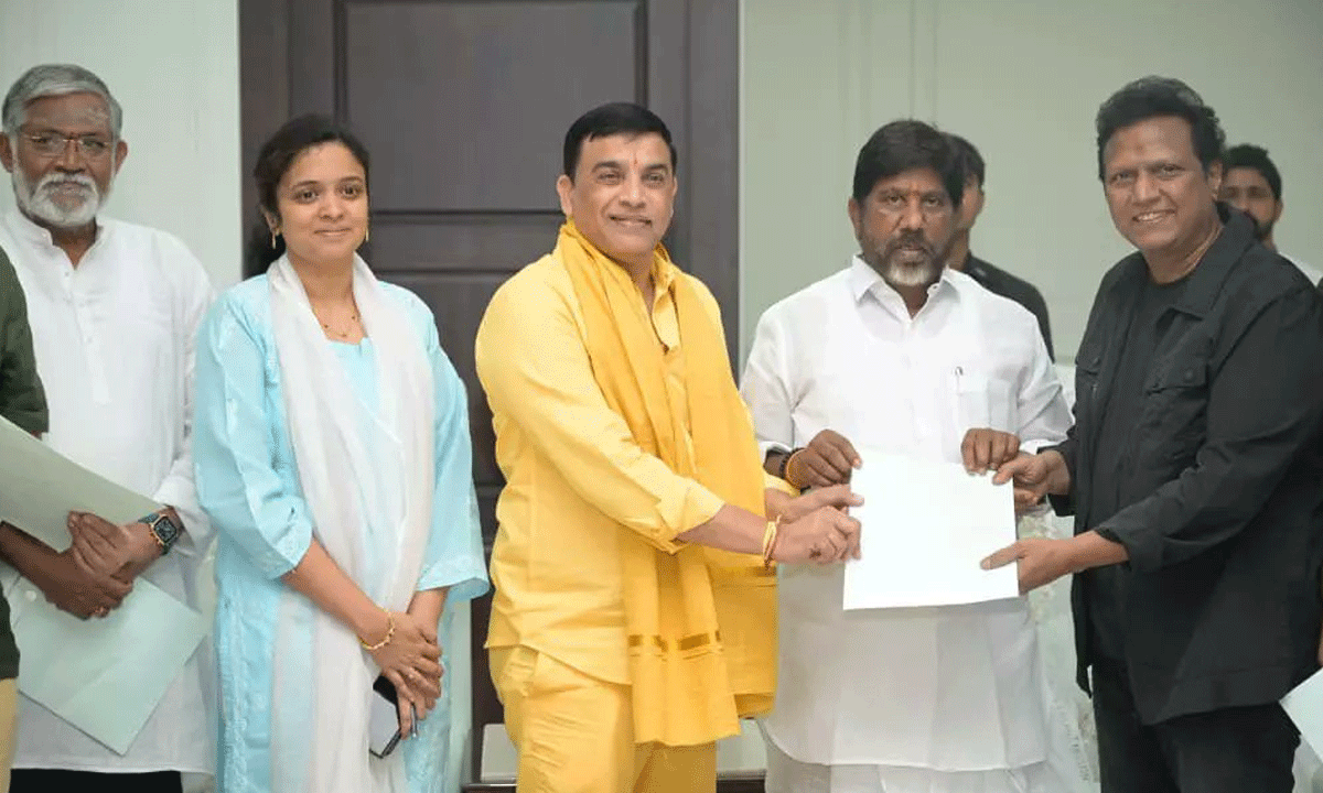 Gaddar Film Awards: Chiru, Rashmika, Chay Honored!