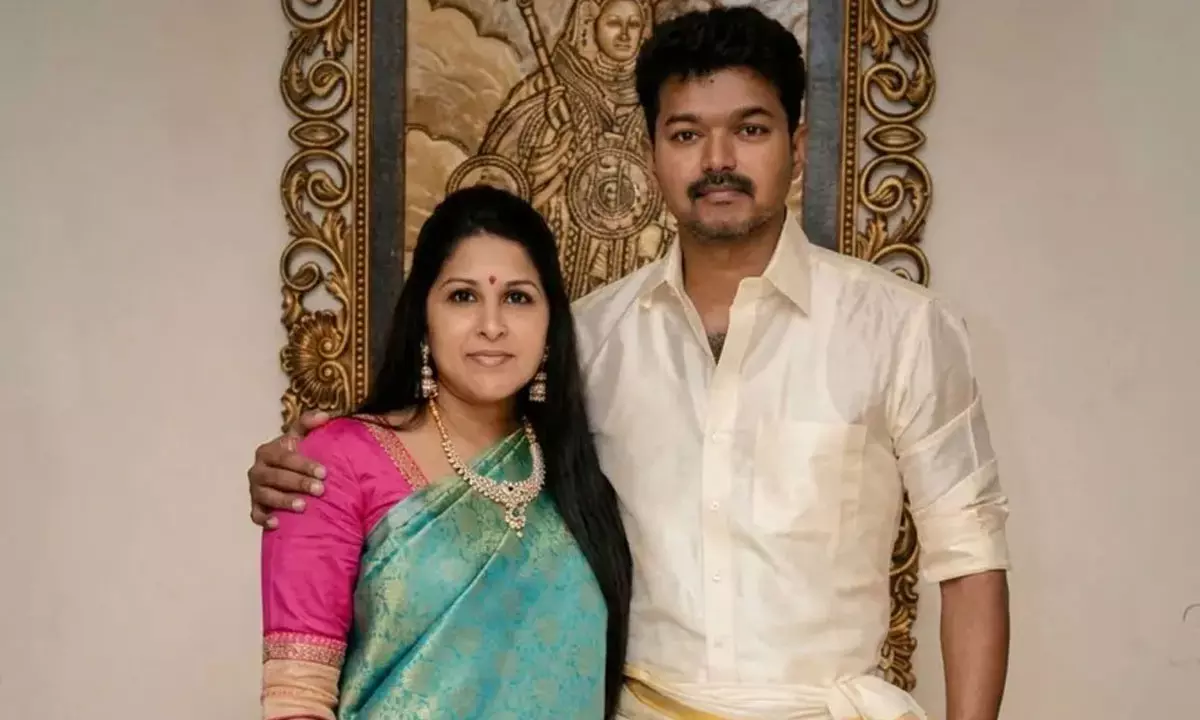 Whats Vijays 1st Public Reaction On Divorce Rumors?