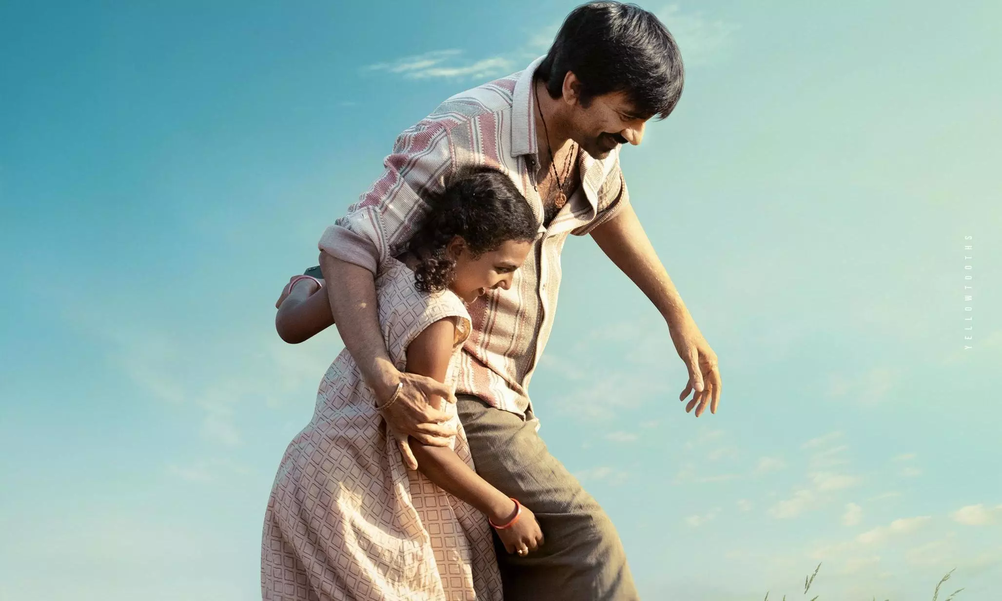 Ravi Teja looks casual and rustic from emotional saga Irumudi