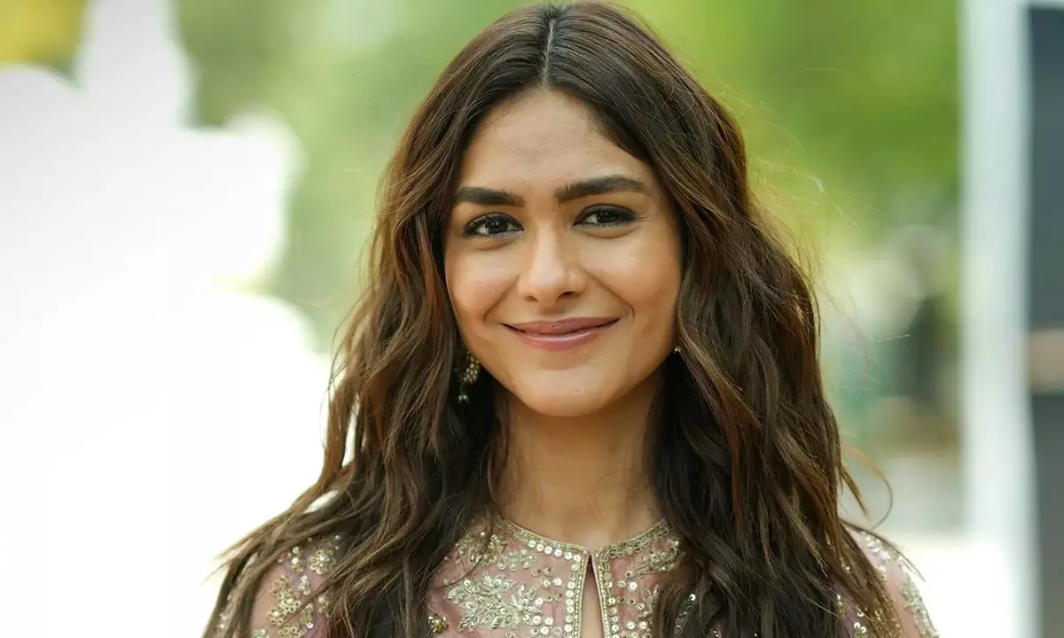 Mrunal Thakur Must Be Careful Now