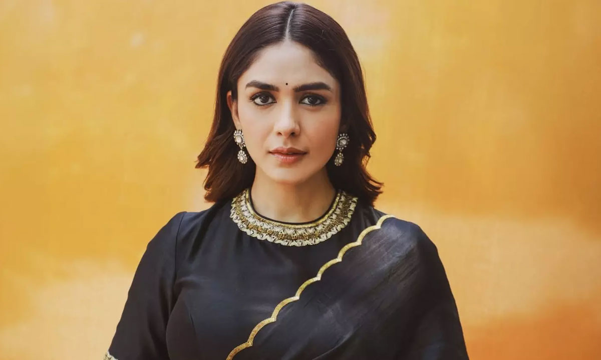 Mrunal Thakur's Funny Take on Her 'Husband Murderer' Tag Goes Viral