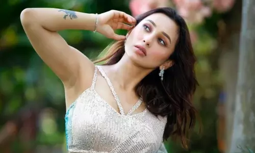 ఎంపీ గారి గ్లామర్ ట్రీట్.. స్టన్నింగ్!