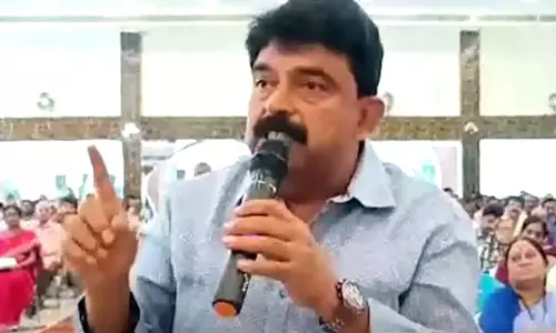 క‌లెక్ట‌ర్‌పై కోపం.. సీఎం జ‌గ‌న్ ఇంటి ముందు ధ‌ర్నాకు పేర్ని నాని సిద్ధం..ఏం జ‌రిగింది?