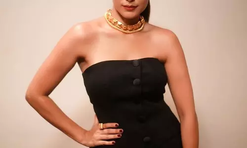 Mrunal Thakur Looks Stunning in Black