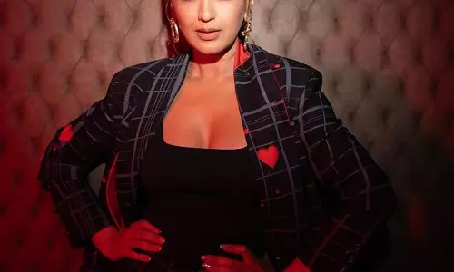 Sonali Bendre Looking Gorgeous as Ever