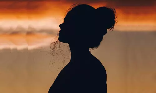 ఒంటరిగా ఉన్న హీరోయిన్  పై అత్యాచారం.. బ్లాక్  మెయిల్!