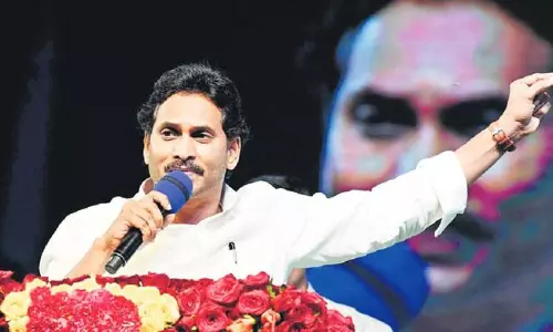అమరావతిలో జగన్ శంఖారావం