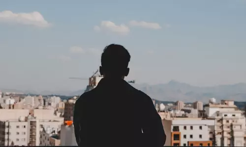 టాలీవుడ్ ని ఫ్యాక్ట‌రీ మోడల్ తో ఏల్తున్న నిర్మాత‌?