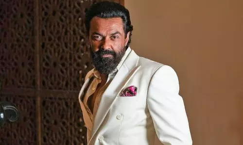 వీర‌మ‌ల్లు విల‌న్ నే ఆ హీరోకి సెట్ చేసారు!