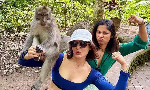 Samantha Having The Best Time In Bali