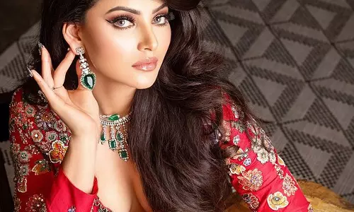 Dazzling Looks Of Urvashi In Deep Neck Outfit Dazzling Looks Of Urvashi In Deep Neck Outfit