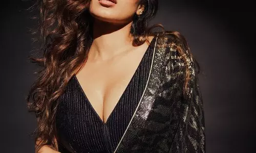 Stunning Poses Of Ketika Sharma In A Saree