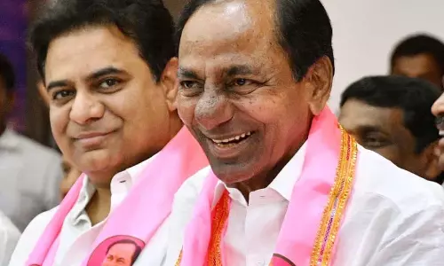 కేసీఆర్ ఒక‌లా.. కేటీఆర్ మ‌రొక‌లా!