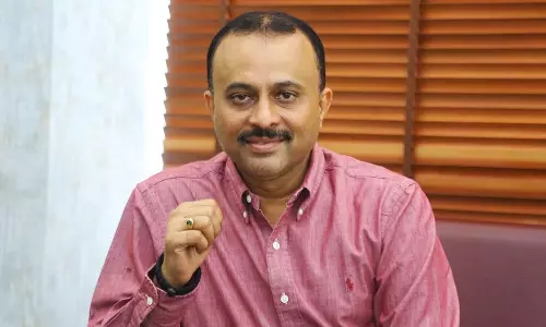 పవన్ బ్రో రెమ్యునరేషన్ అడిగే హక్కు ఆ ఇద్దరికే