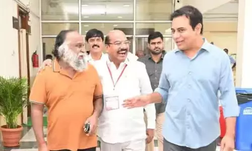 కేటీఆర్‌  తో జగ్గారెడ్డి భేటీ... పట్టుకొస్తానంటున్న మామిళ్ల!
