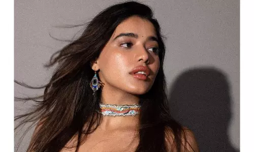 క్యూట్ లుక్స్ తోనే హీటెక్కించే అందం