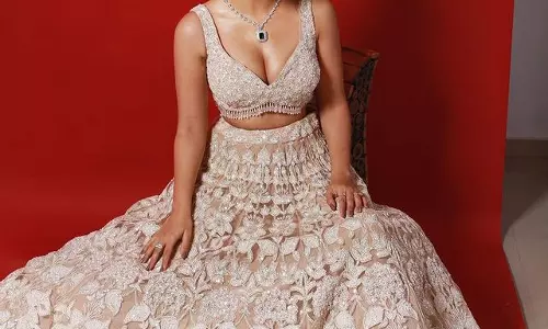 Akanksha Sharma Jaw Dropping Look